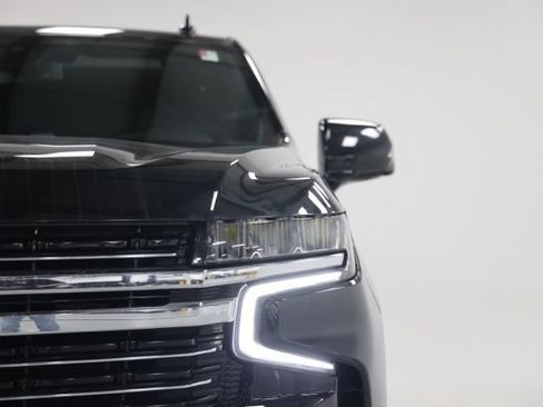 Used 2023 Chevrolet Tahoe LT w/ Luxury Package AWD/4WD image 3