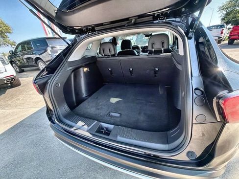 Used 2025 Chevrolet Trax LT FWD image 24