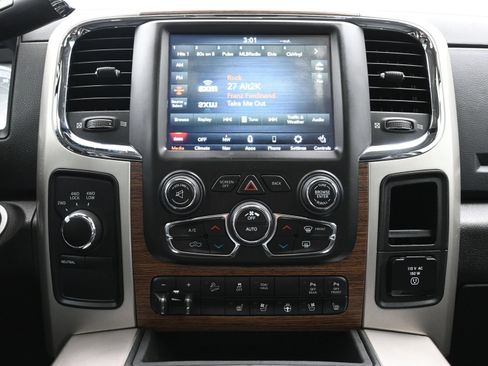 Used 2018 RAM 2500 Laramie w/ Off Road Package AWD/4WD image 17