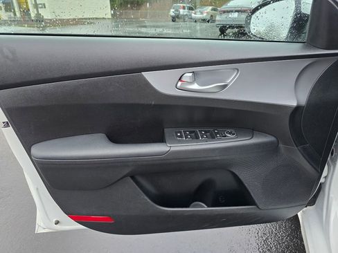 Used 2023 Kia Forte LXS image 10