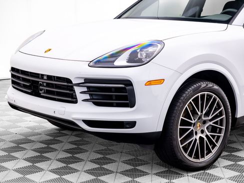 Certified 2023 Porsche Cayenne Platinum Edition AWD/4WD image 37