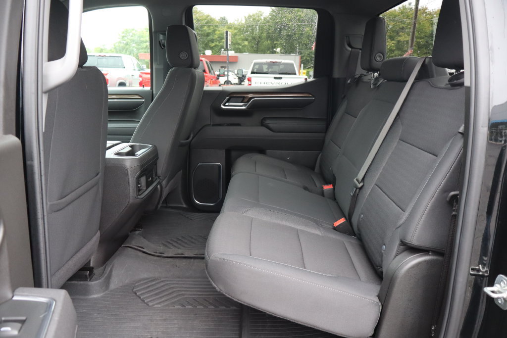 Used 2025 Chevrolet Silverado 1500 LT Trail Boss w/ Dark Appearance Package AWD/4WD image 20