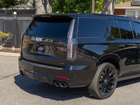 Used 2026 Cadillac Escalade V AWD/4WD image 31