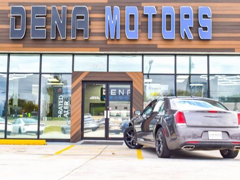 Used 2022 Chrysler 300 Touring w/ Sport Appearance Package image 31