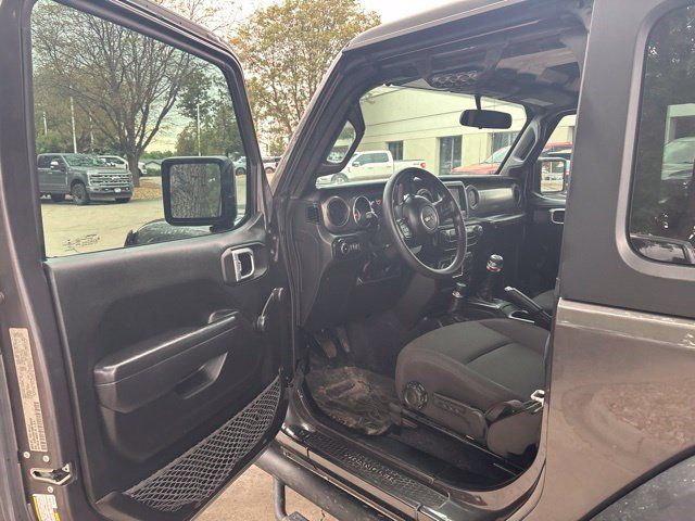 Used 2022 Jeep Wrangler Sport AWD/4WD image 12