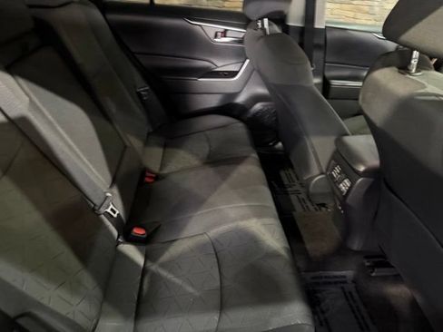 Used 2020 Toyota RAV4 XLE w/ XLE Grade Weather Package AWD/4WD image 33