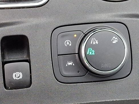 Certified 2023 Chevrolet Traverse LT image 27