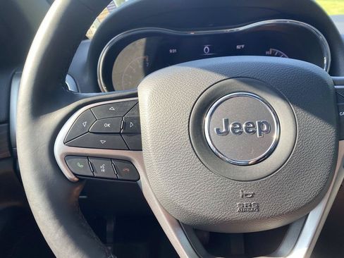 Used 2021 Jeep Grand Cherokee Laredo X RWD image 31