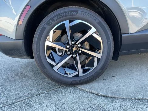 New 2026 Chevrolet Equinox EV LT image 24