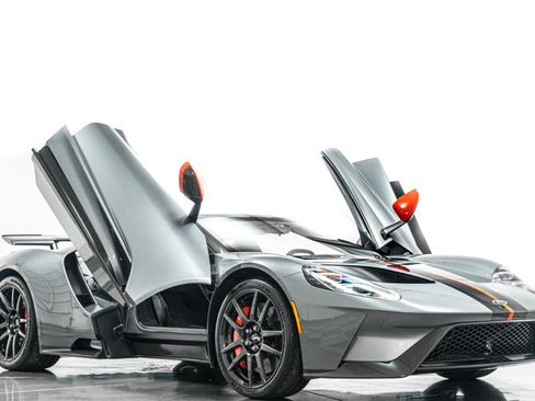 Used 2019 Ford GT RWD image 34
