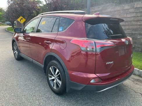 Used 2018 Toyota RAV4 XLE w/ Plus Extra Value Package AWD/4WD image 6