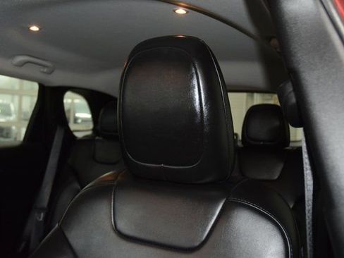 Used 2019 Jeep Cherokee Latitude Plus image 38