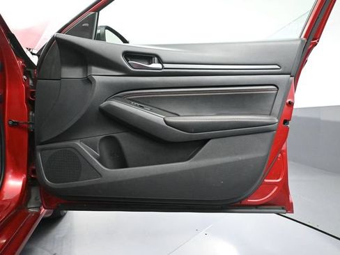 Used 2019 Nissan Altima 2.0 SR FWD image 43
