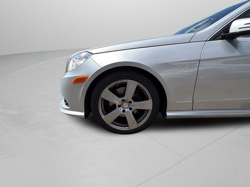 Used 2010 Mercedes-Benz E 350 Sedan image 35
