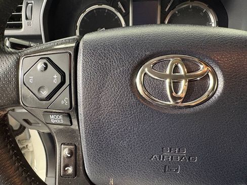 Used 2022 Toyota 4Runner TRD Off-Road AWD/4WD image 24