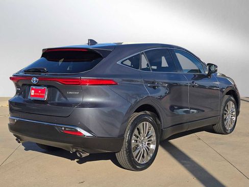 Certified 2023 Toyota Venza Limited image 3