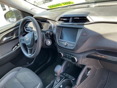 Used 2023 Chevrolet TrailBlazer LS FWD image 10