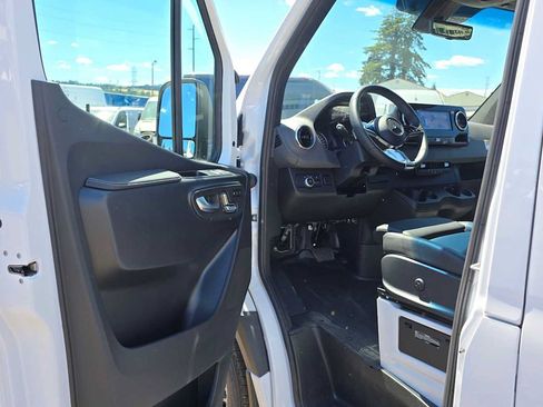 Used 2026 Mercedes-Benz Sprinter 2500 image 19