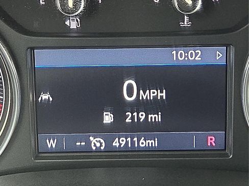 Used 2024 Buick Enclave Essence image 23