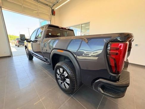 Used 2024 GMC Sierra 2500 Denali w/ Denali Reserve Package AWD/4WD image 3