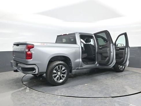 Used 2024 Chevrolet Silverado 1500 LT AWD/4WD image 25