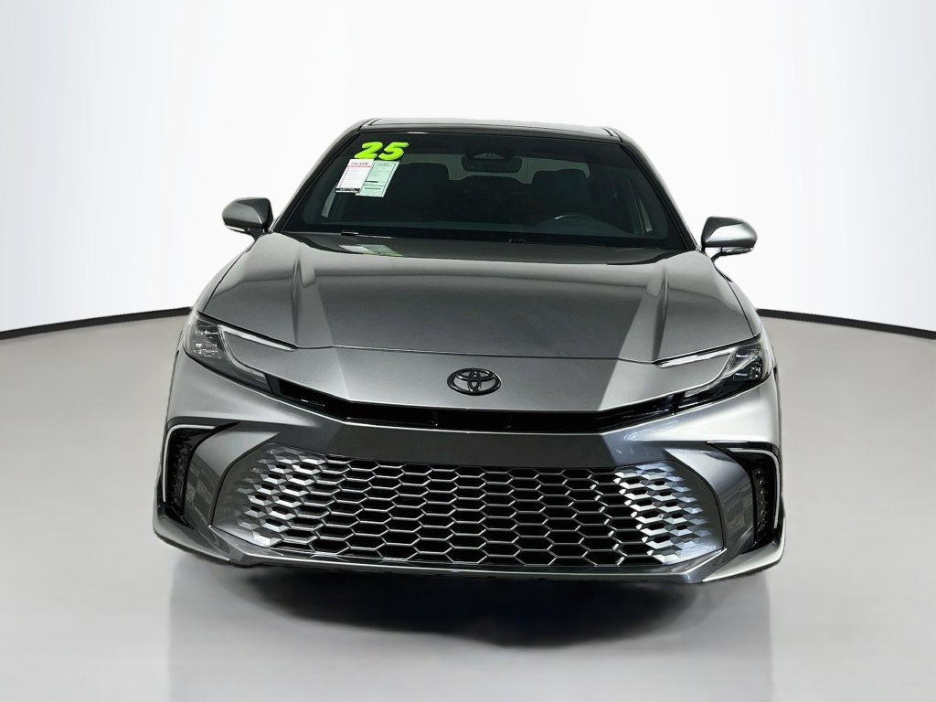 Used 2025 Toyota Camry XSE FWD image 8