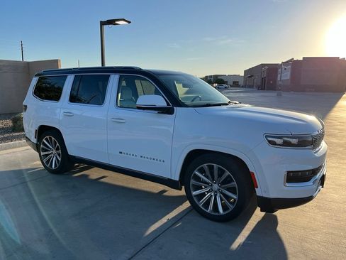 Used 2022 Jeep Grand Wagoneer Series II w/ Convenience Group III AWD/4WD image 5