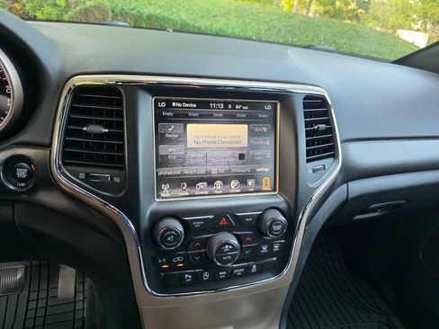 Used 2017 Jeep Grand Cherokee Laredo w/ Quick Order Package 23E AWD/4WD image 17