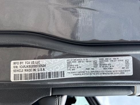 Certified 2025 Jeep Grand Cherokee L Limited w/ Black Appearance Package AWD/4WD image 49