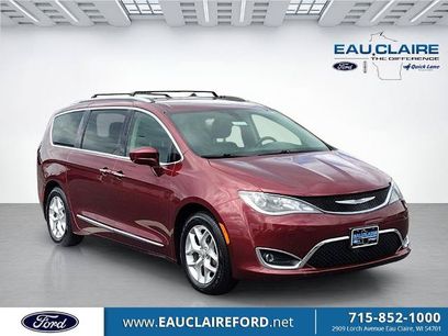 Used 2018 Chrysler Pacifica Touring-L w/ Tire & Wheel Group