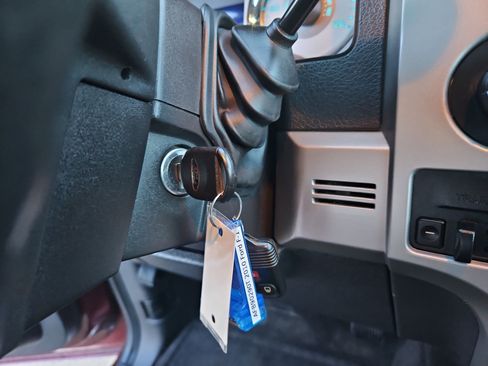 Used 2010 Ford F150 Lariat image 21