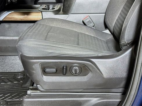 Used 2021 Chevrolet Silverado 3500 LT w/ Texas Edition image 16