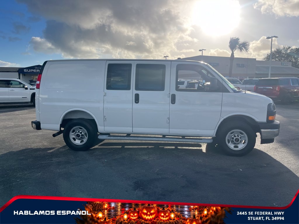 Used 2025 GMC Savana 2500 w/ Driver Convenience Package RWD image 4
