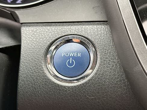 Used 2021 Toyota Camry SE FWD image 10