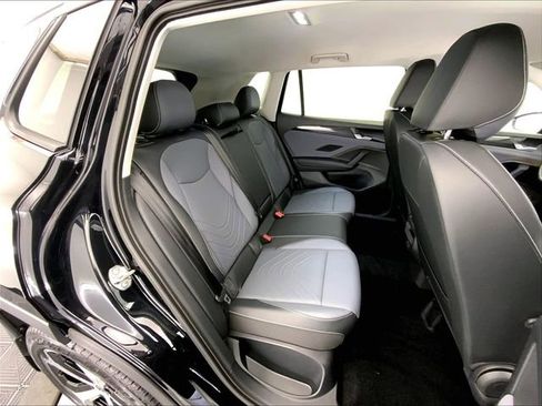 New 2026 Volkswagen Tiguan SE image 10