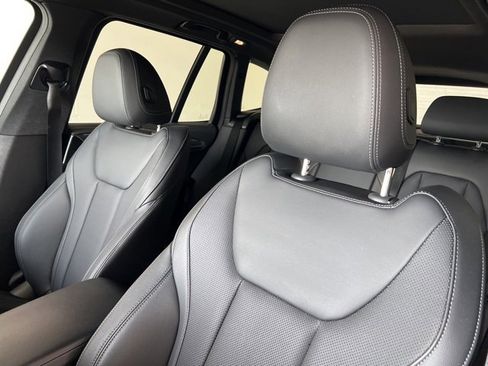 Used 2022 BMW X3 M40i w/ Premium Package image 16