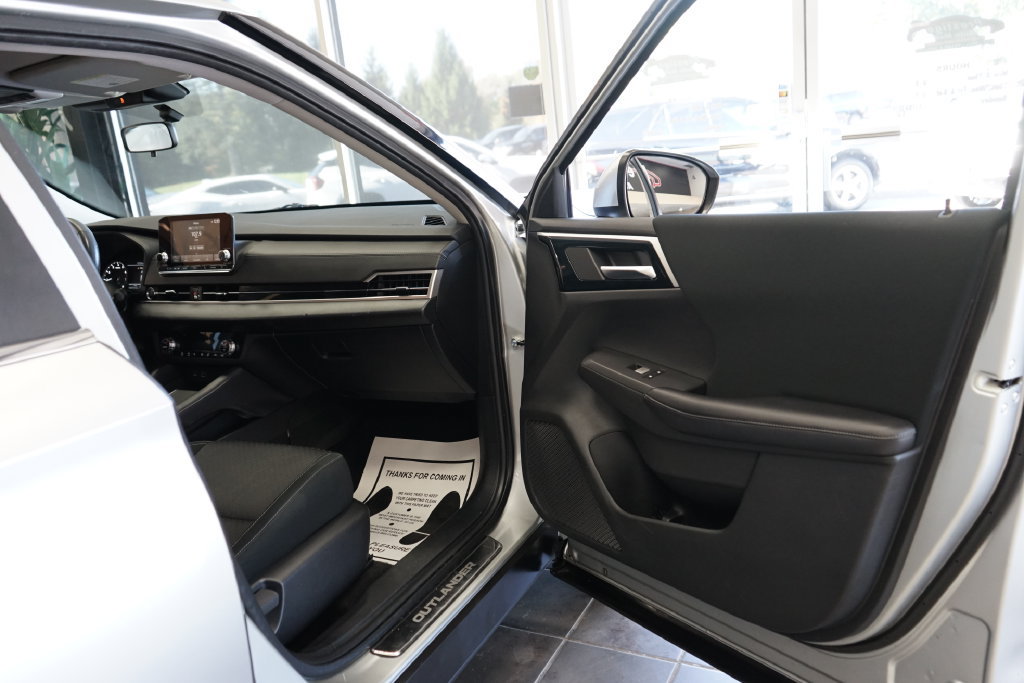 Used 2022 Mitsubishi Outlander ES AWD/4WD image 40