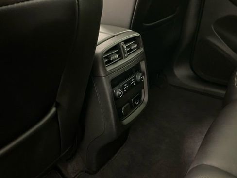 Used 2018 Buick Envision Essence image 17