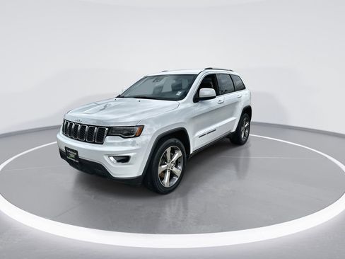 Used 2021 Jeep Grand Cherokee Laredo w/ Security & Convenience Group RWD image 4
