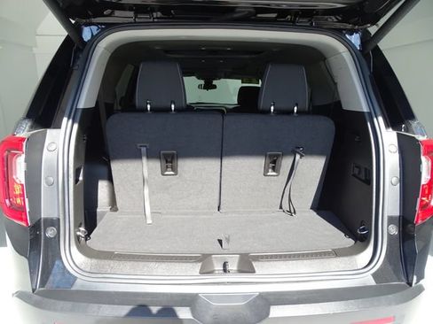 Certified 2023 GMC Acadia SLE w/ Driver Convenience Package AWD/4WD image 22