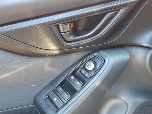 Used 2020 Subaru Crosstrek 2.0i Premium w/ Moonroof Package 2 image 4