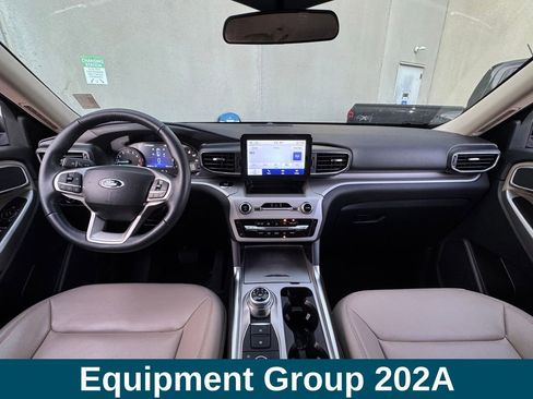 Used 2023 Ford Explorer XLT w/ Equipment Group 202A image 5
