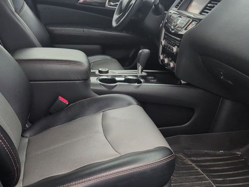 Used 2019 Nissan Pathfinder SL w/ Rock Creek Edition image 10