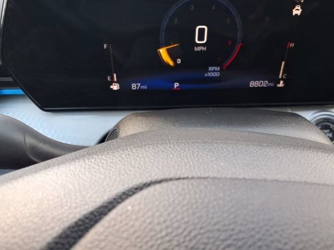 Used 2026 Chevrolet Trax LT FWD image 25