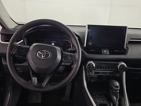 Used 2024 Toyota RAV4 XLE AWD/4WD image 12