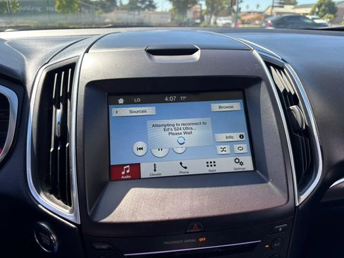 Used 2016 Ford Edge Titanium FWD image 6