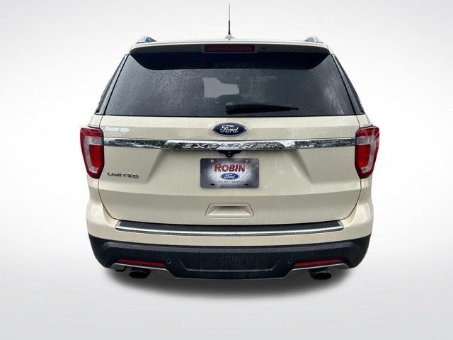 Used 2018 Ford Explorer Limited w/ Ford Safe & Smart Package FWD image 4