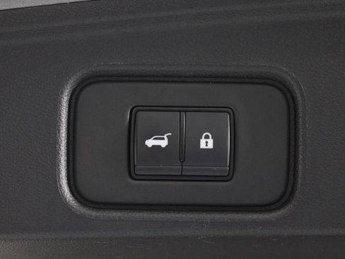 Certified 2024 Nissan Pathfinder SL FWD image 19