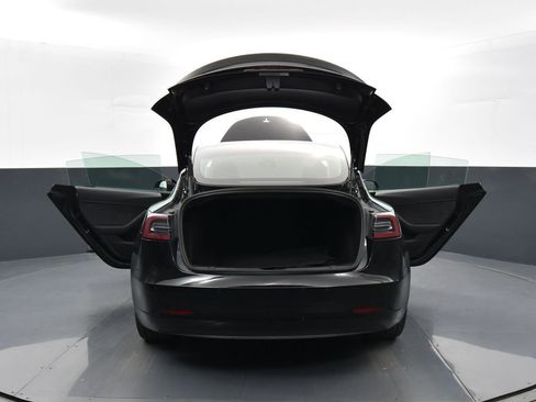 Used 2021 Tesla Model 3 Performance image 32