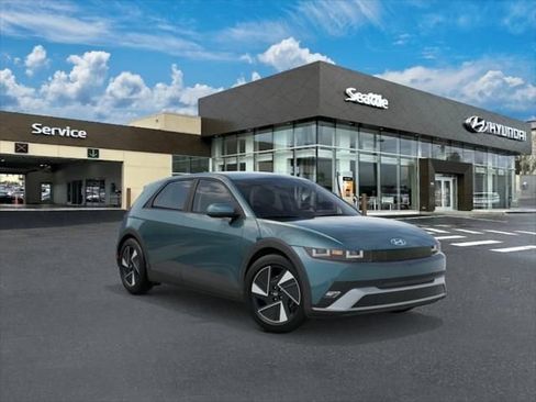 New 2026 Hyundai Ioniq 5 SE RWD image 2